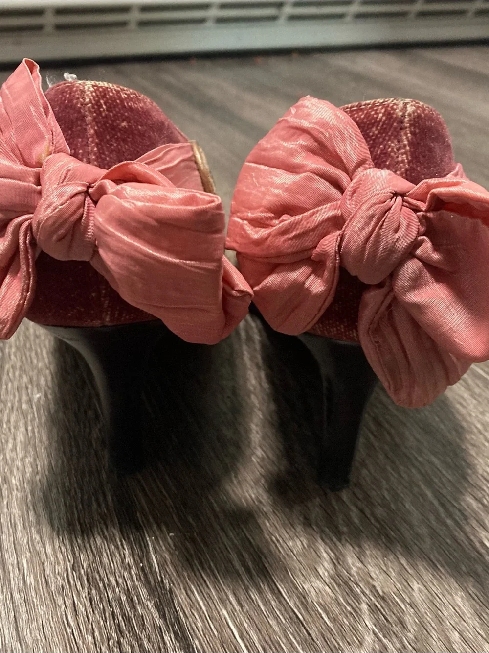 Kenzie Blink Tapestry Floral Peep Toe Wedge Heels Pink Bow Accent Size 8.5M